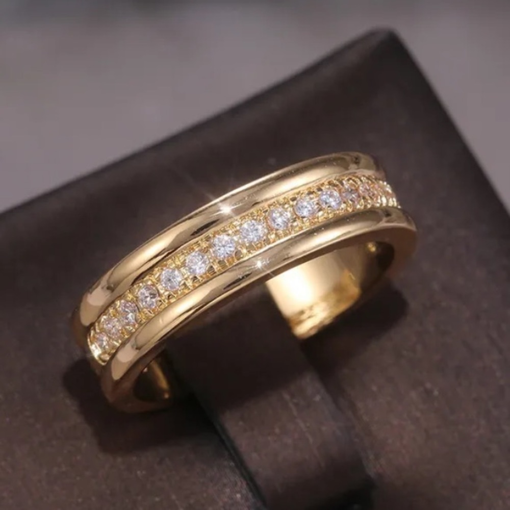Luxurious Fashion 14K Gold Plated Band White Zircon Crystal Ring